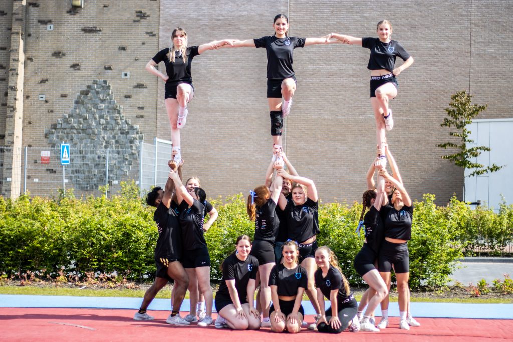 Blue wolves cheerleading Zwolle