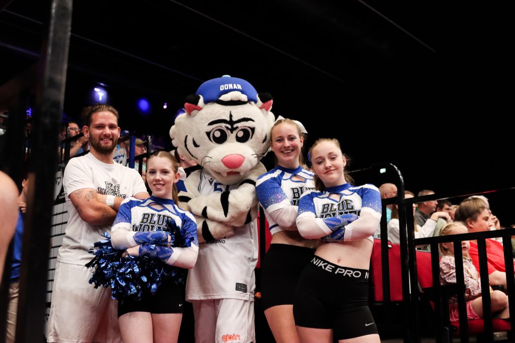 Blue wolves cheerleading Zwolle