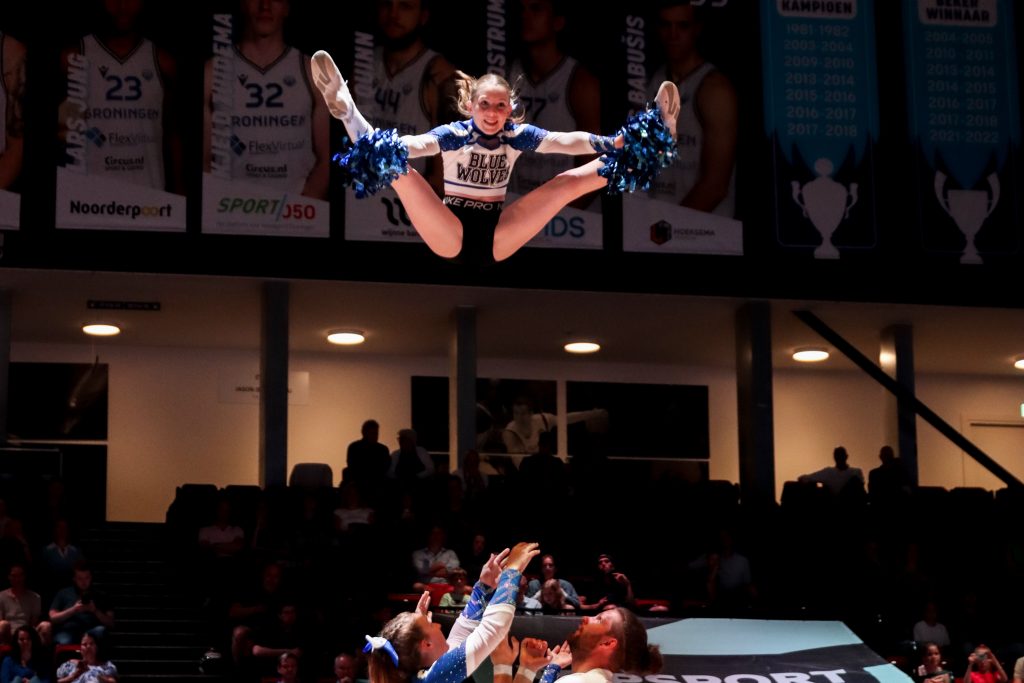 Blue wolves cheerleading Zwolle